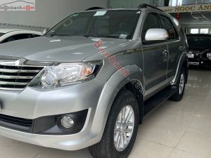 Xe Toyota Fortuner 2.7V 4x2 AT 2013